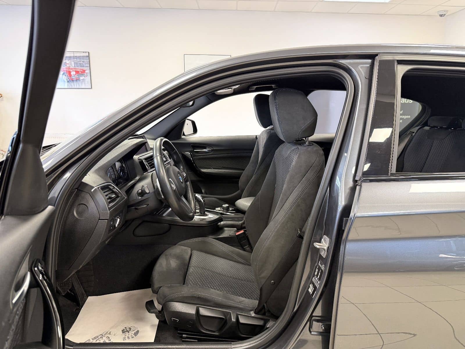 BMW 125i Limo *M Sport*Shadow*LED*HiFi*Einparkh foto 6