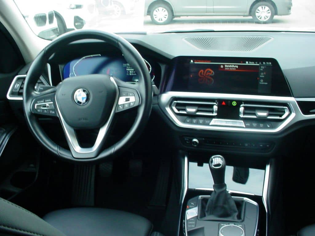 BMW 318d*Sport Line*Navi*DAB*LED*AHK* foto 9