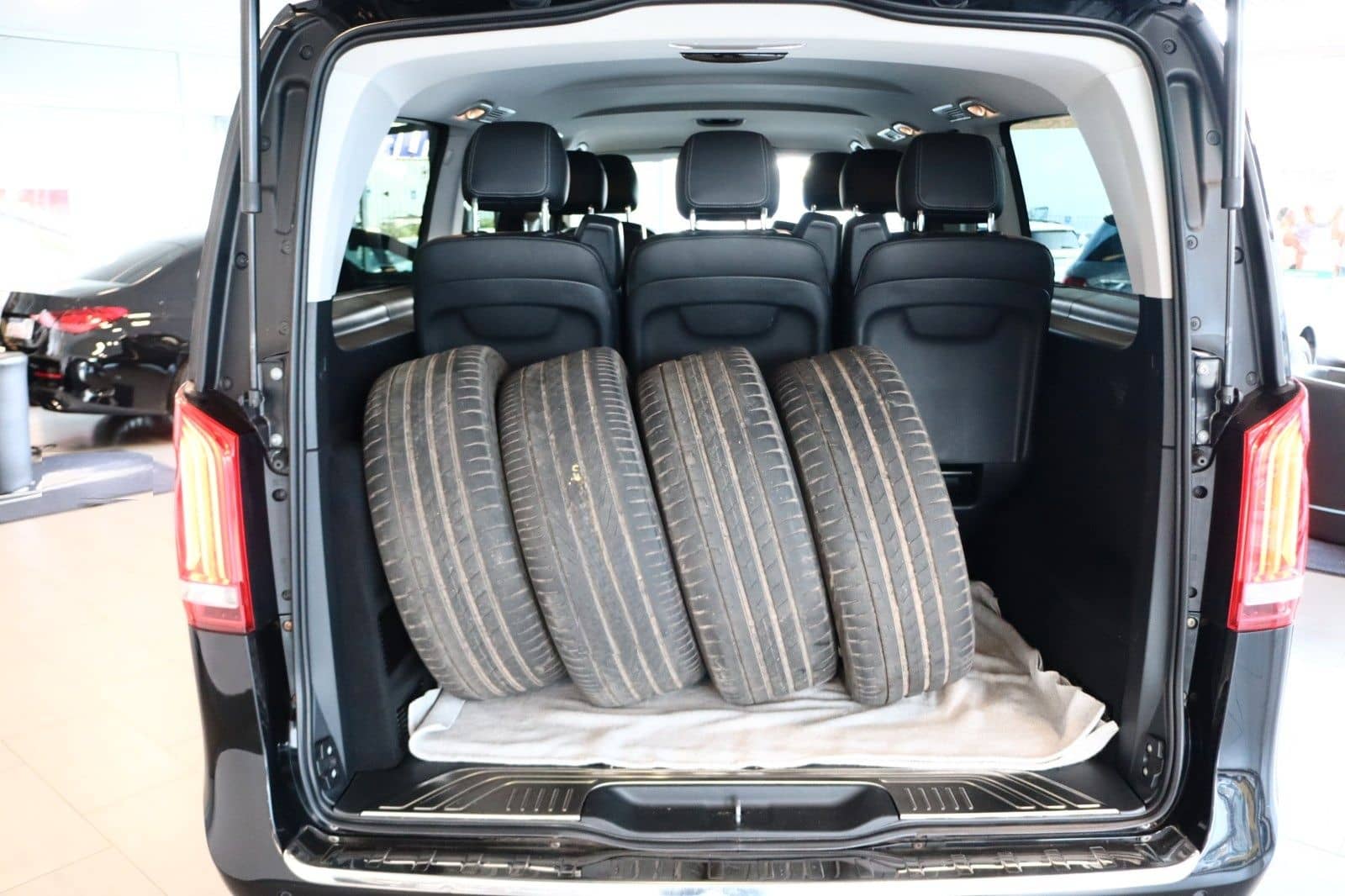 Mercedes-Benz V 250 d AVANTGARDE extra lang 8-SITZR./VOLLEDER foto 21