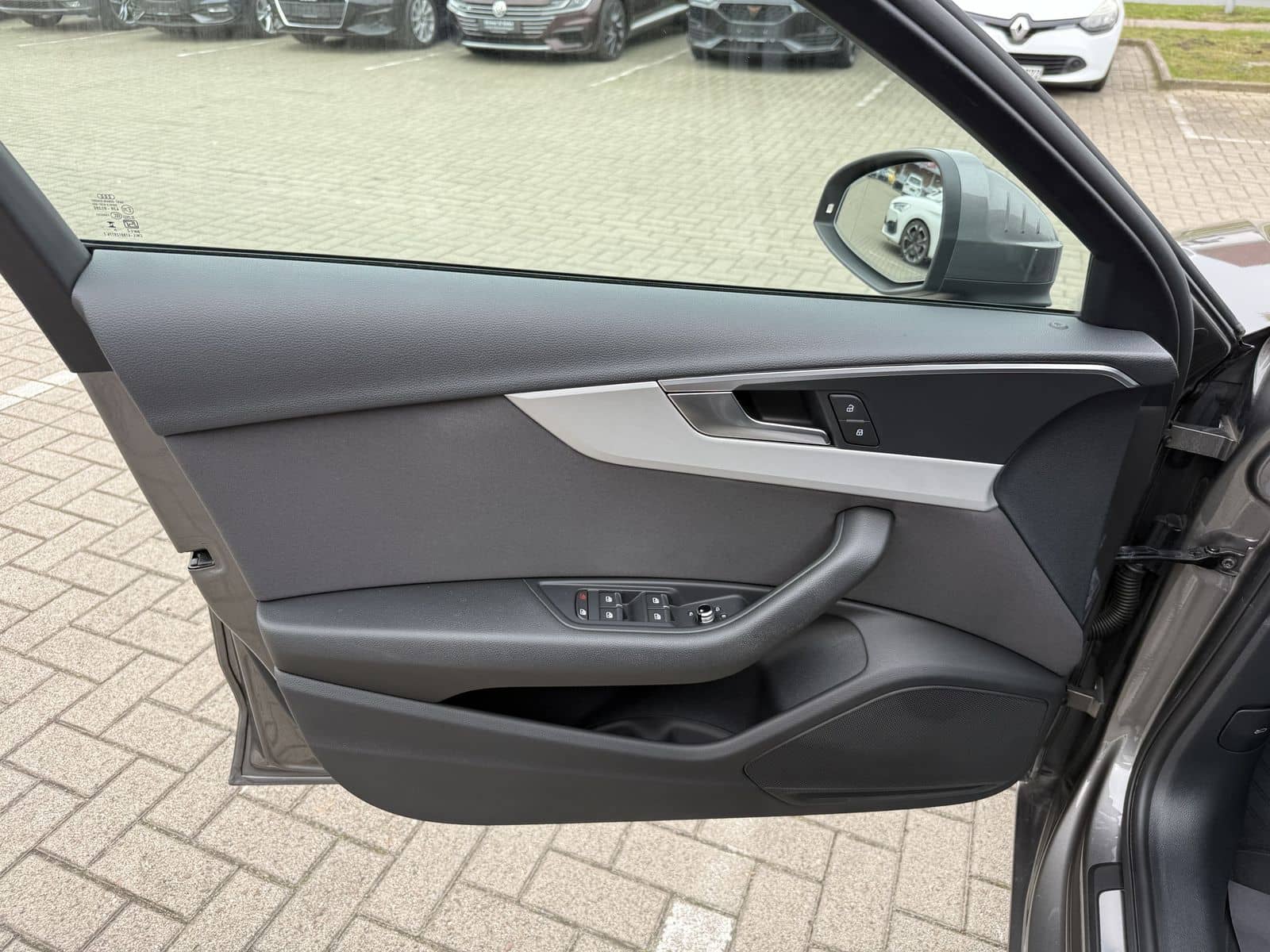 Audi A4 Avant 35 TDI S-Tronic,R-Kam,Shz,Navi,8-Fach foto 12