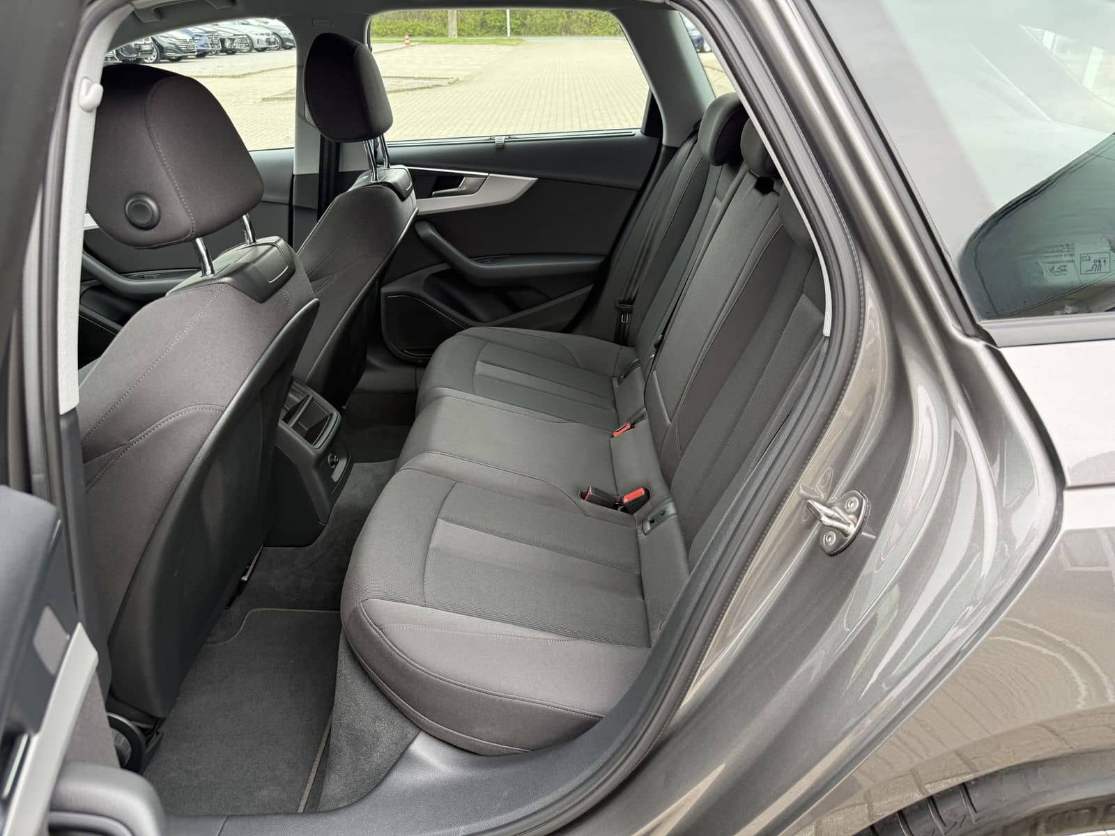 Audi A4 Avant 35 TDI S-Tronic,R-Kam,Shz,Navi,8-Fach foto 20