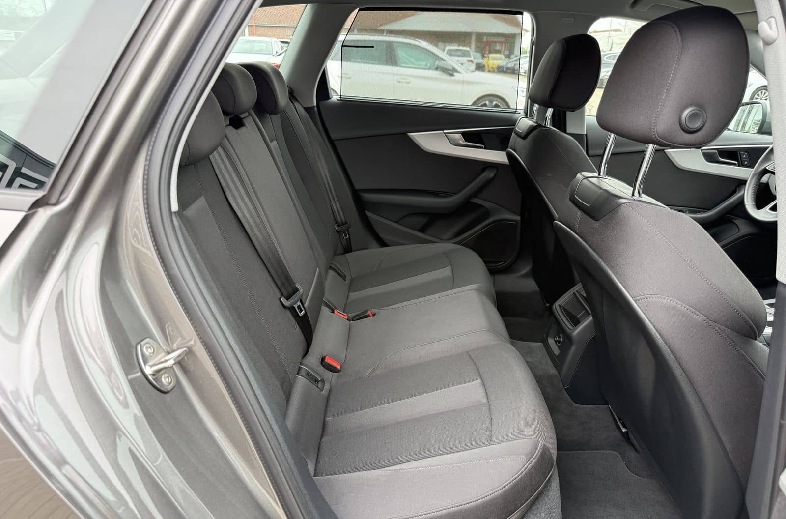 Audi A4 Avant 35 TDI S-Tronic,R-Kam,Shz,Navi,8-Fach foto 21