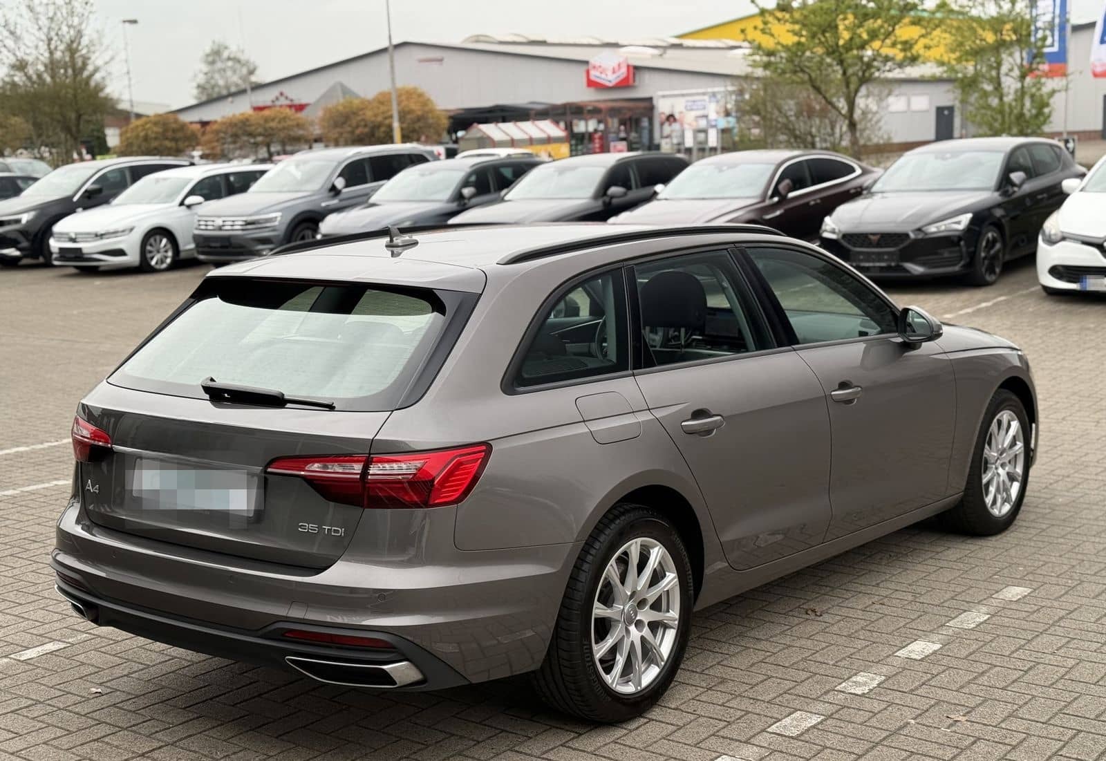 Audi A4 Avant 35 TDI S-Tronic,R-Kam,Shz,Navi,8-Fach foto 6