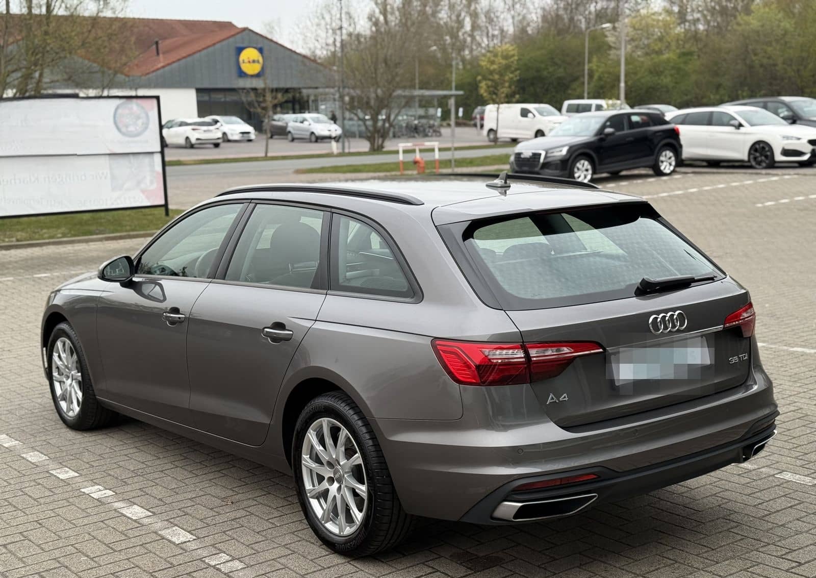 Audi A4 Avant 35 TDI S-Tronic,R-Kam,Shz,Navi,8-Fach foto 8