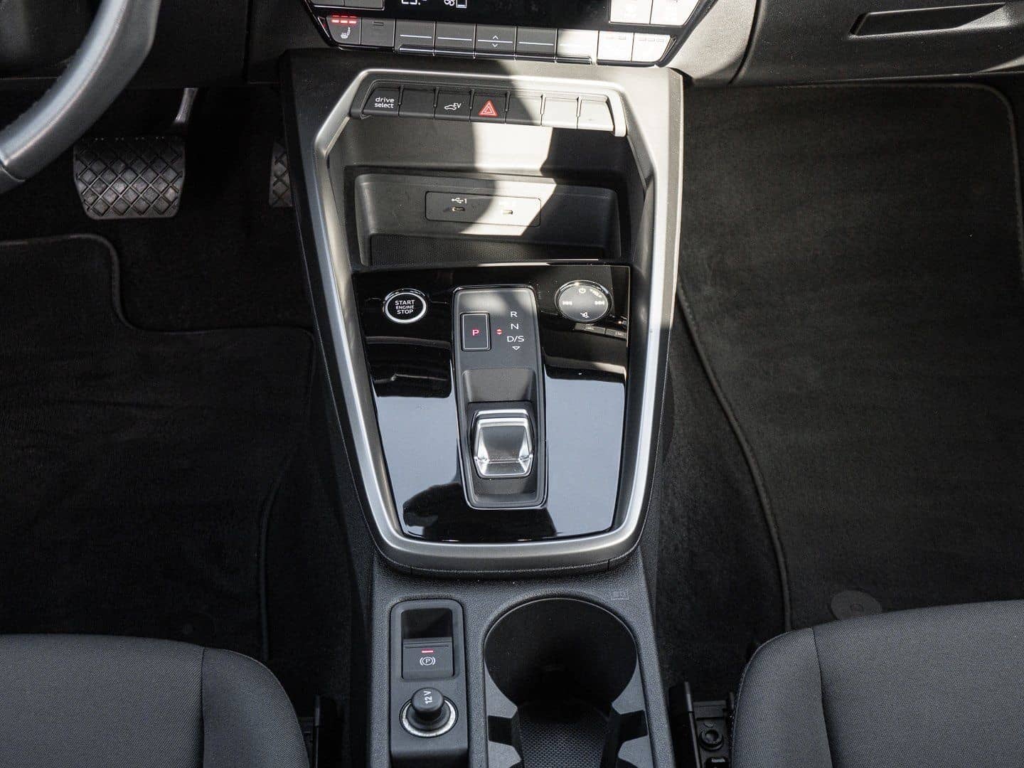 Audi A3 Sportback 40 TFSIe S tronic Virtuell LED Navi foto 13