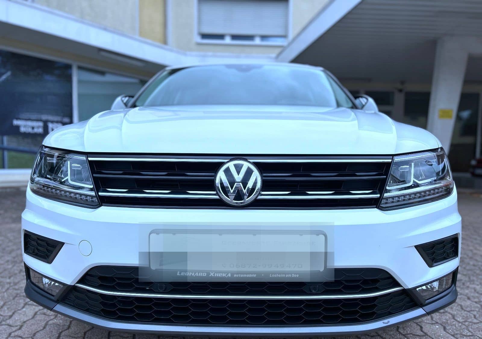 Volkswagen Tiguan 2.0 TSI 4MOTION Aut. Navi LED Alu Tüv NEU foto 1