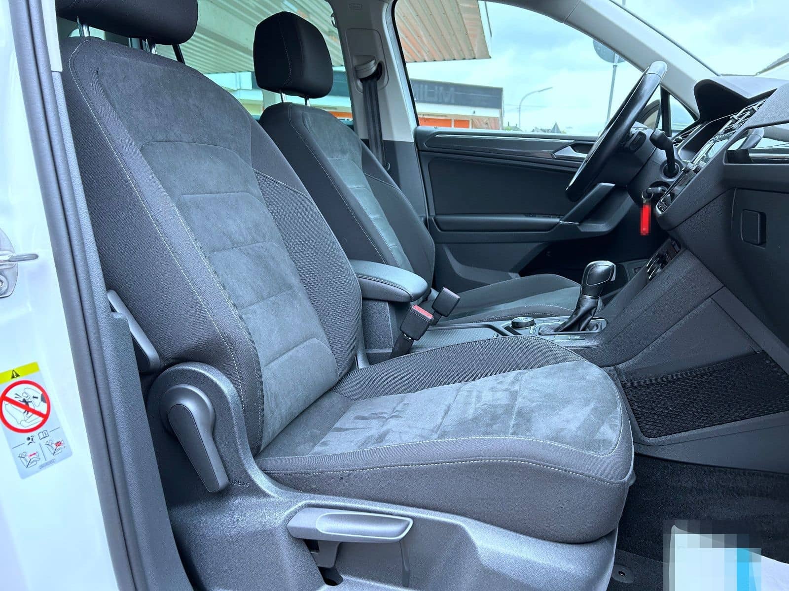 Volkswagen Tiguan 2.0 TSI 4MOTION Aut. Navi LED Alu Tüv NEU foto 17