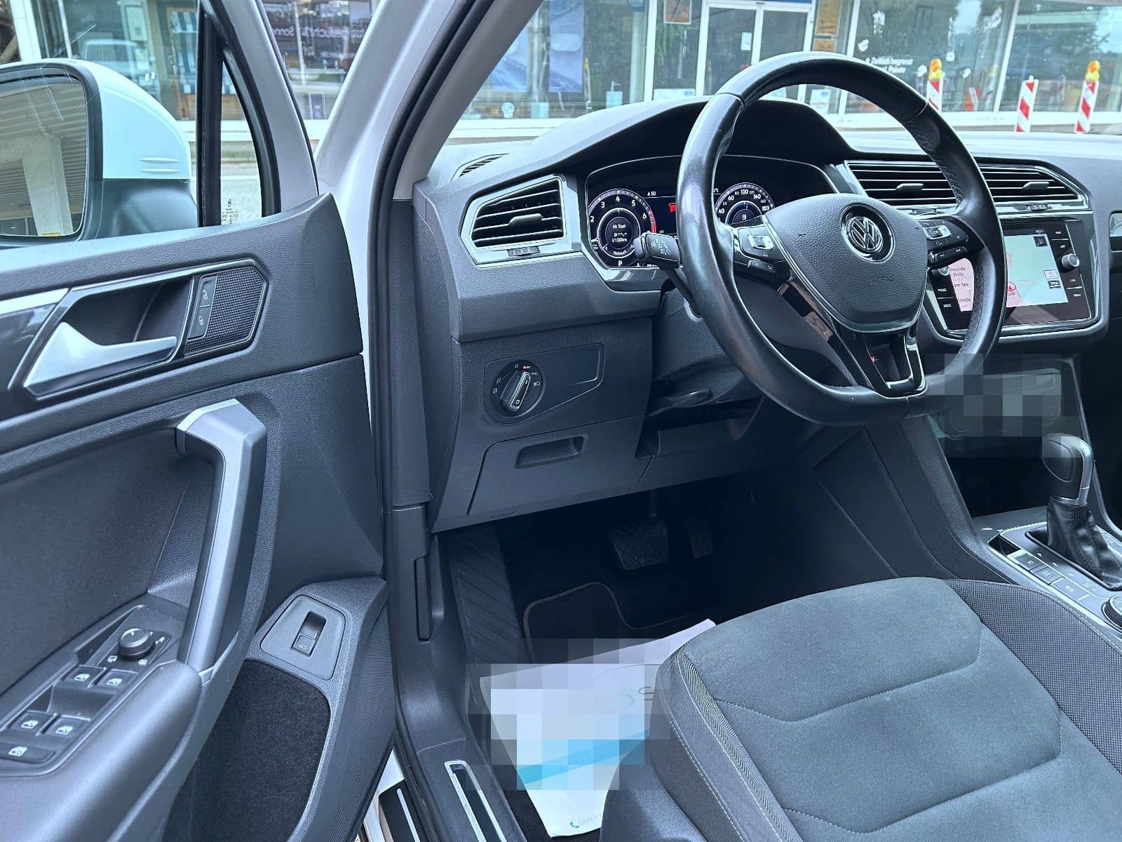 Volkswagen Tiguan 2.0 TSI 4MOTION Aut. Navi LED Alu Tüv NEU foto 10