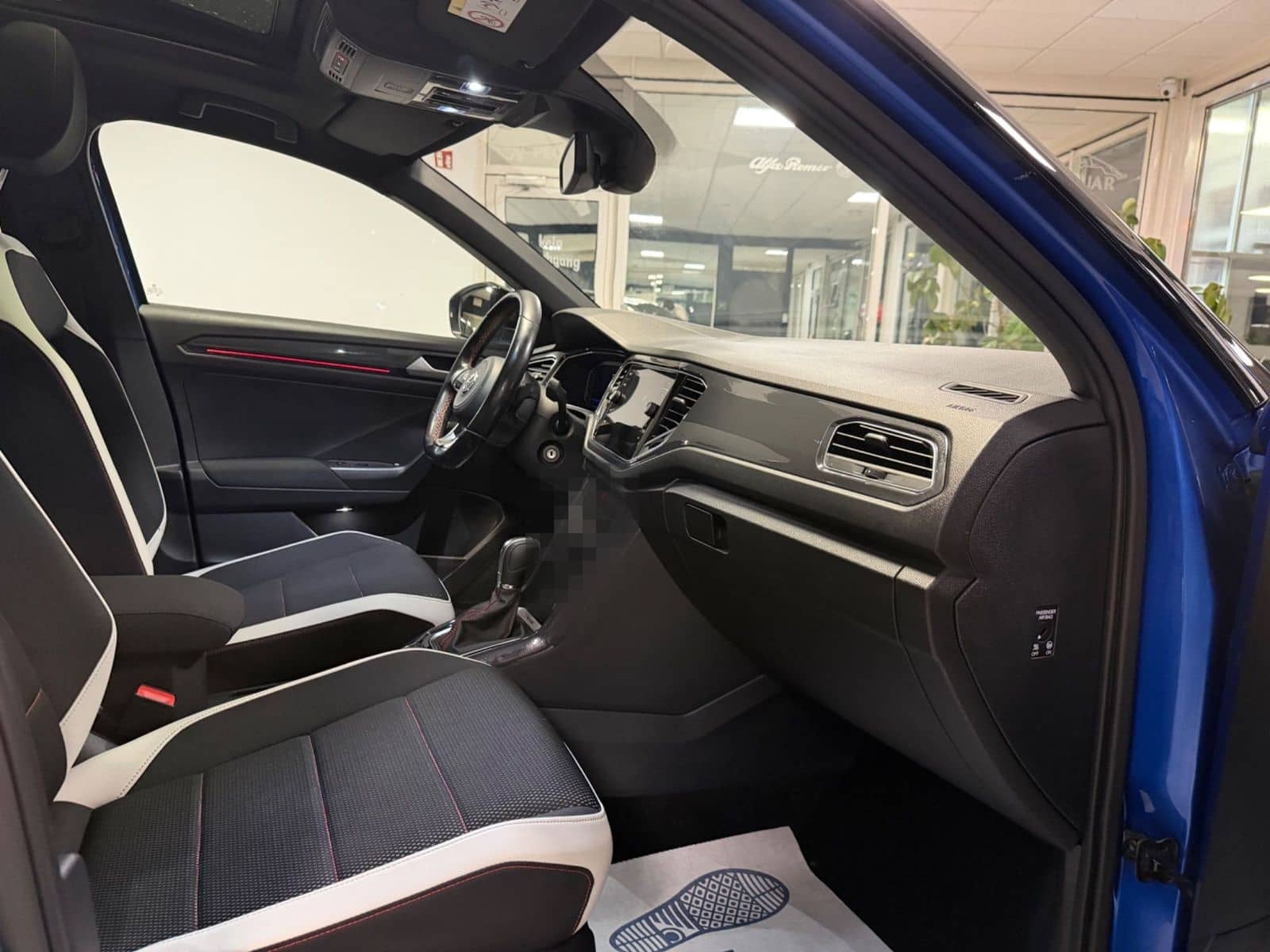 Volkswagen T-Roc 2.0 Sport 4M 1.Hand ACC PANO LED CAM DSG foto 16