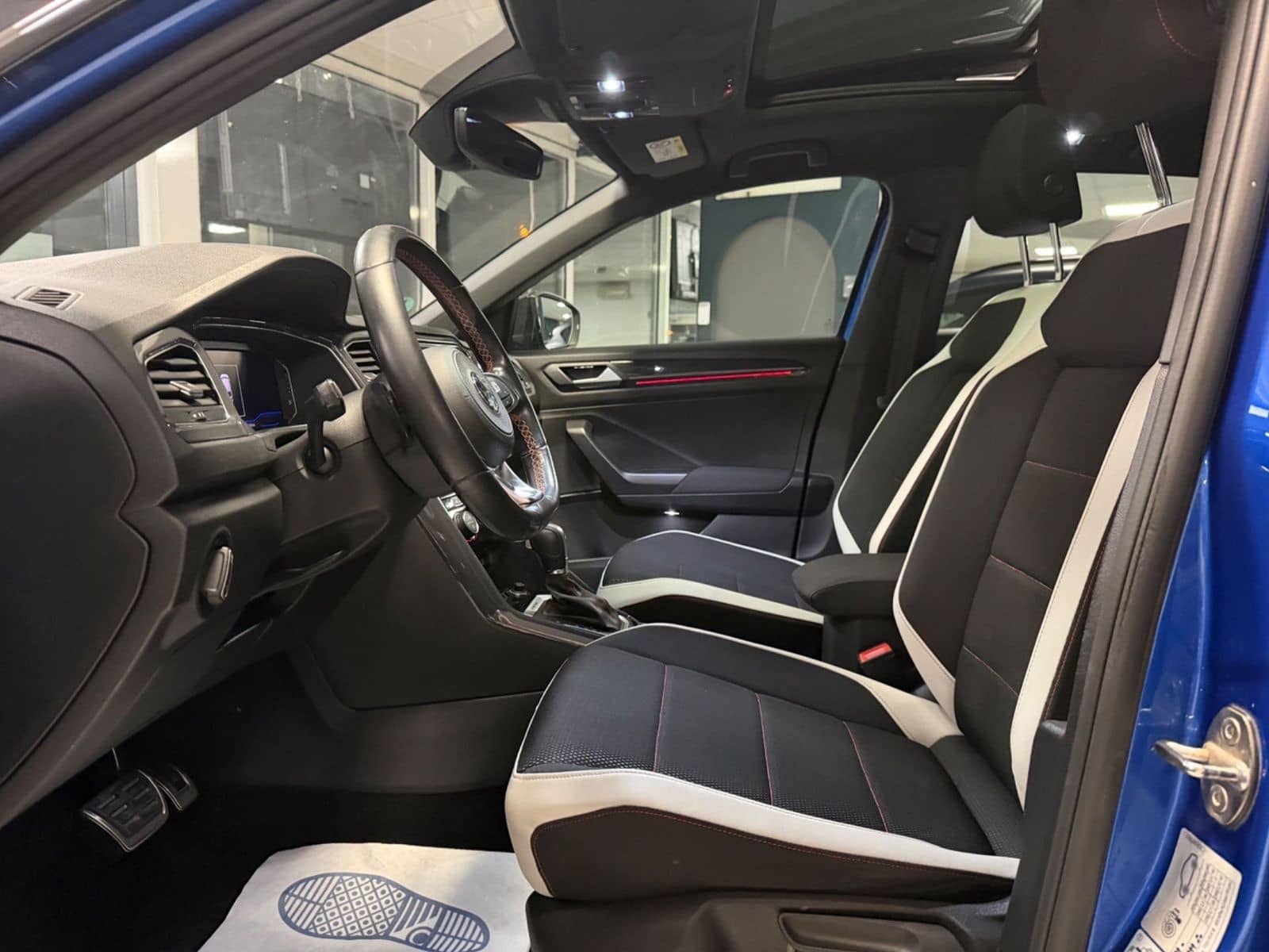 Volkswagen T-Roc 2.0 Sport 4M 1.Hand ACC PANO LED CAM DSG foto 20