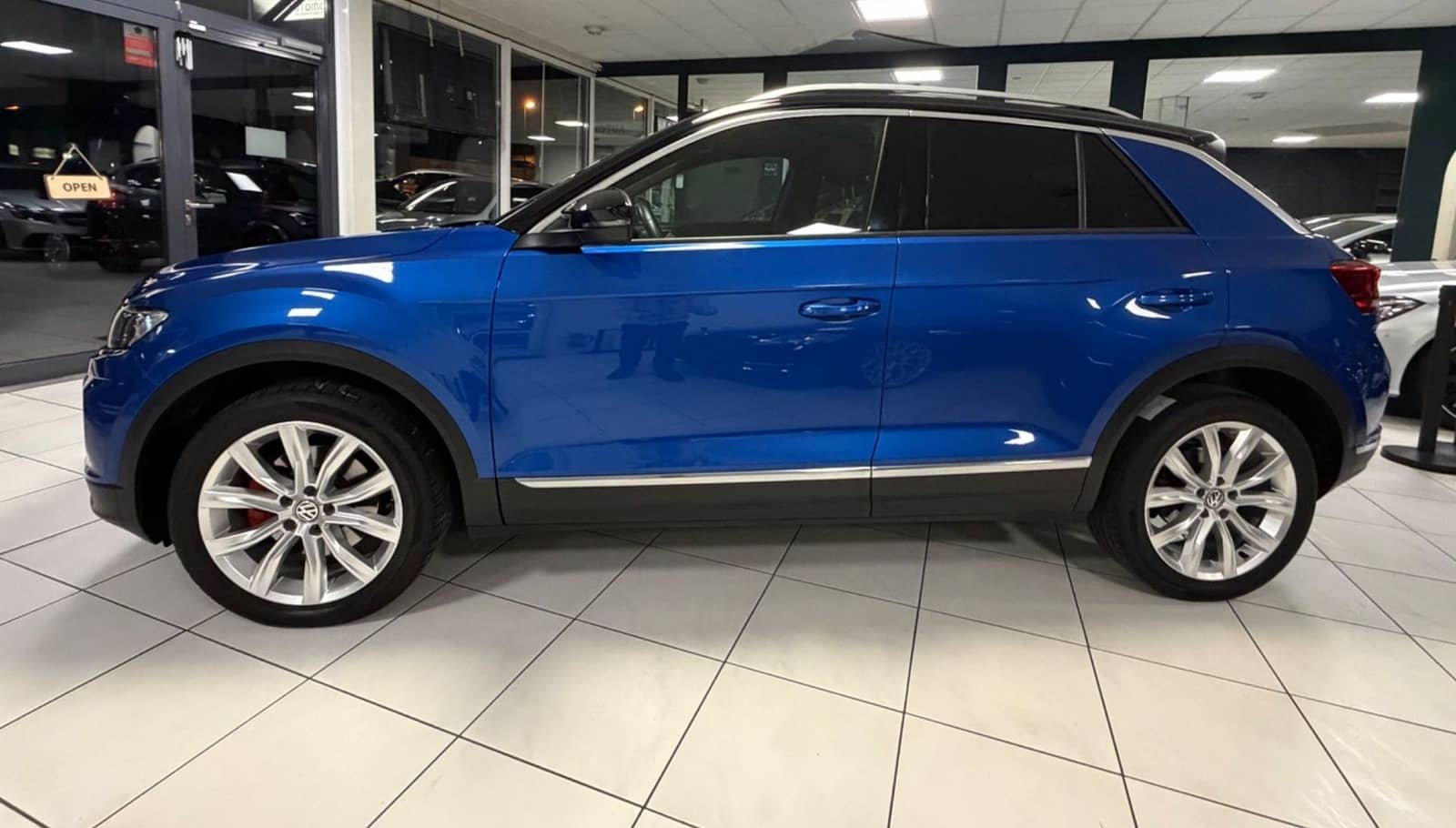 Volkswagen T-Roc 2.0 Sport 4M 1.Hand ACC PANO LED CAM DSG foto 8