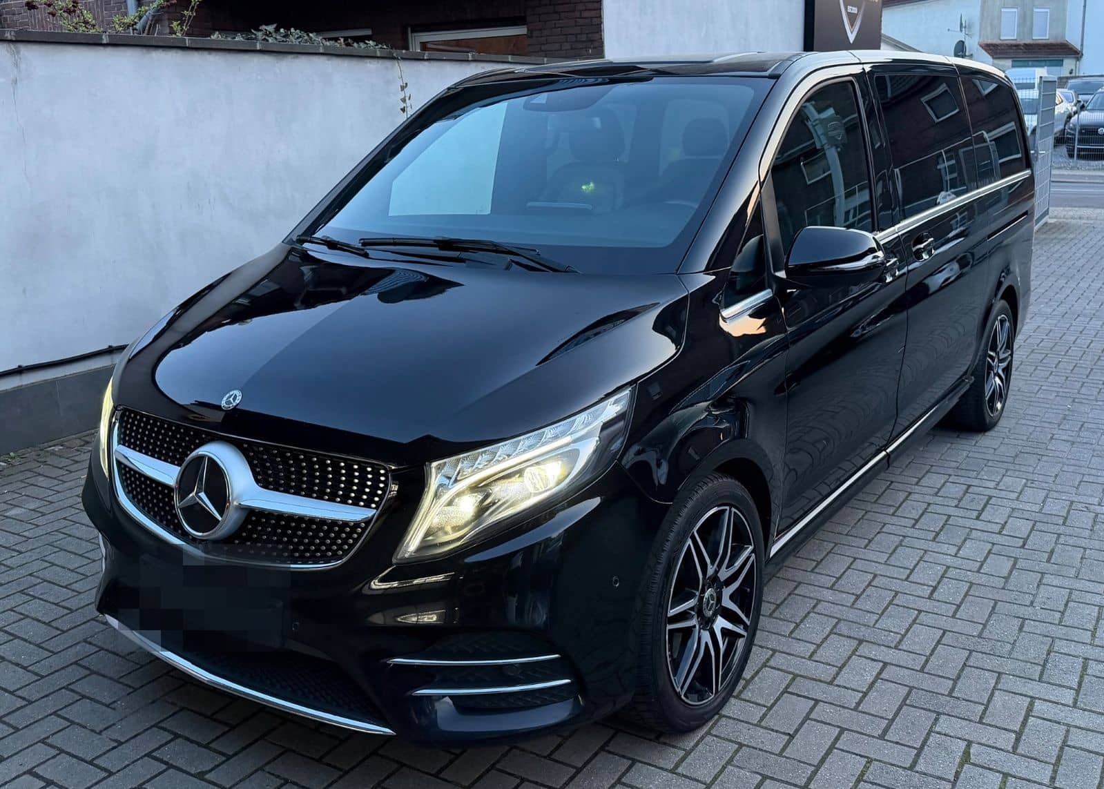 Mercedes-Benz V 300 d Lang Amg Line Service Neu AHK 7xPlatz foto 1