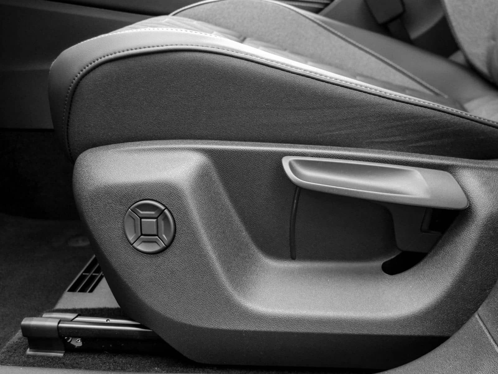 Volkswagen Tiguan GOAL 1.5 eTSI DSG IQ.Light Navi AHK AreaV foto 13