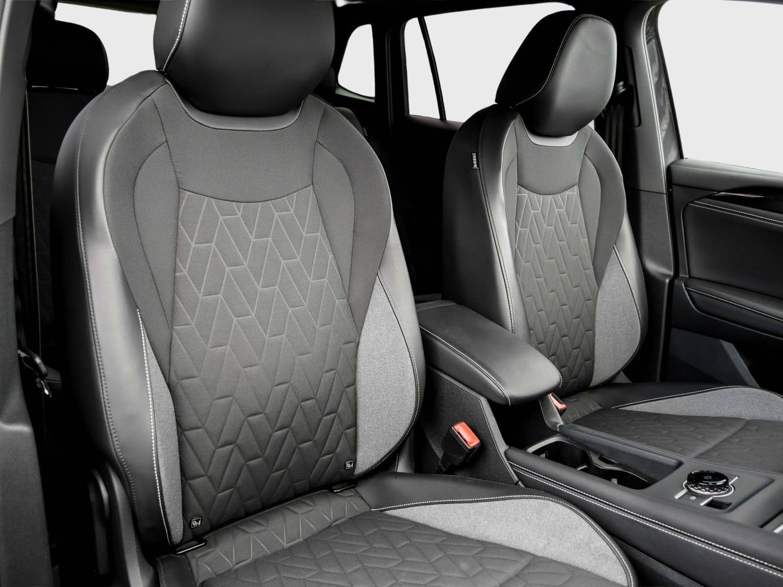 Volkswagen Tiguan GOAL 1.5 eTSI DSG IQ.Light Navi AHK AreaV foto 6