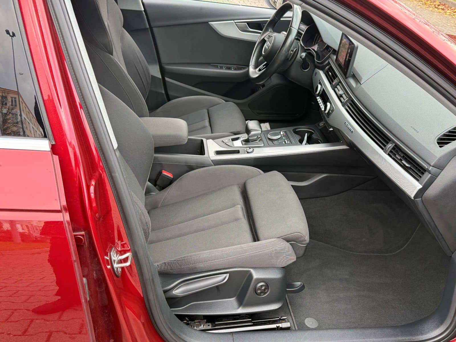 Audi A4 2.0 40 TDI quattro*S.TRONIK*SPORT*MMI.NAVI* foto 17