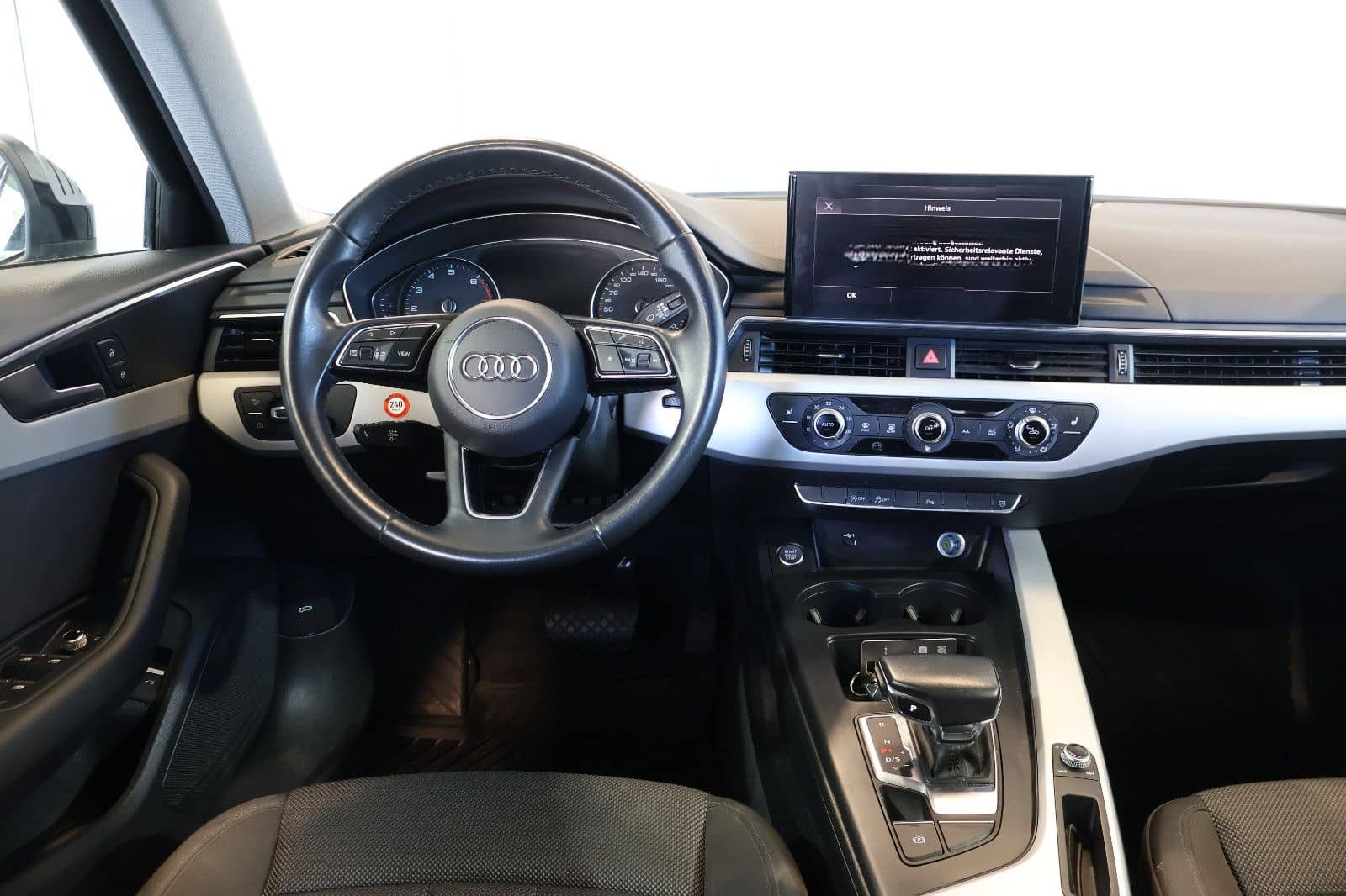 Audi A4 Avant 35 TFSI CARPLAY+FRONT+KEY+LED+17" foto 8