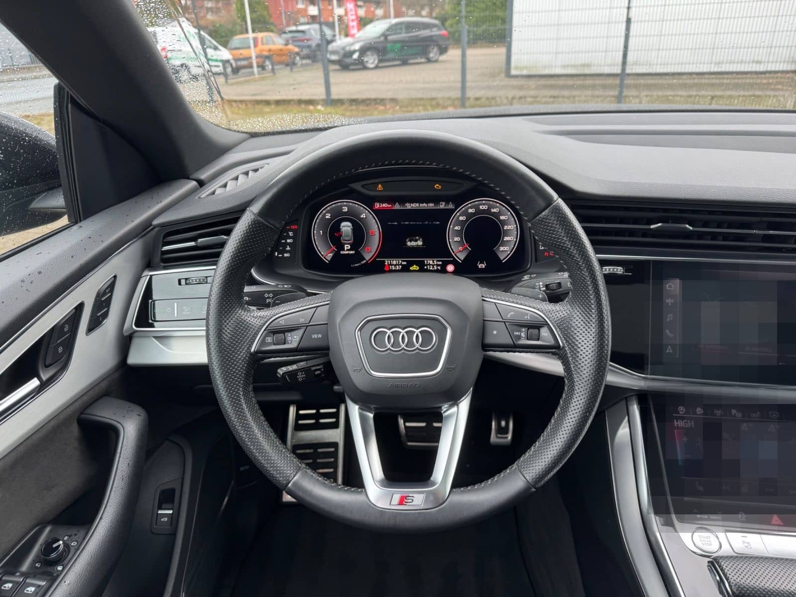 Audi Q8 50 TDI quattro foto 15