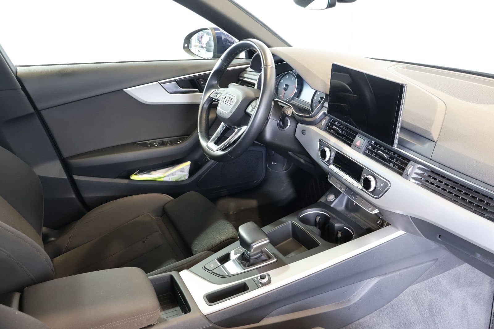 Audi A4 35 TDI NAVI+LANE+LED+AMBIENT+ALU+AHK foto 12