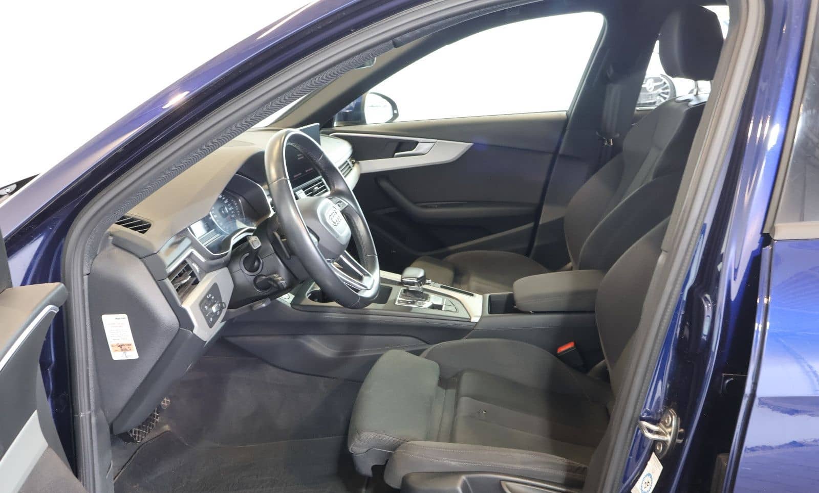 Audi A4 35 TDI NAVI+LANE+LED+AMBIENT+ALU+AHK foto 13