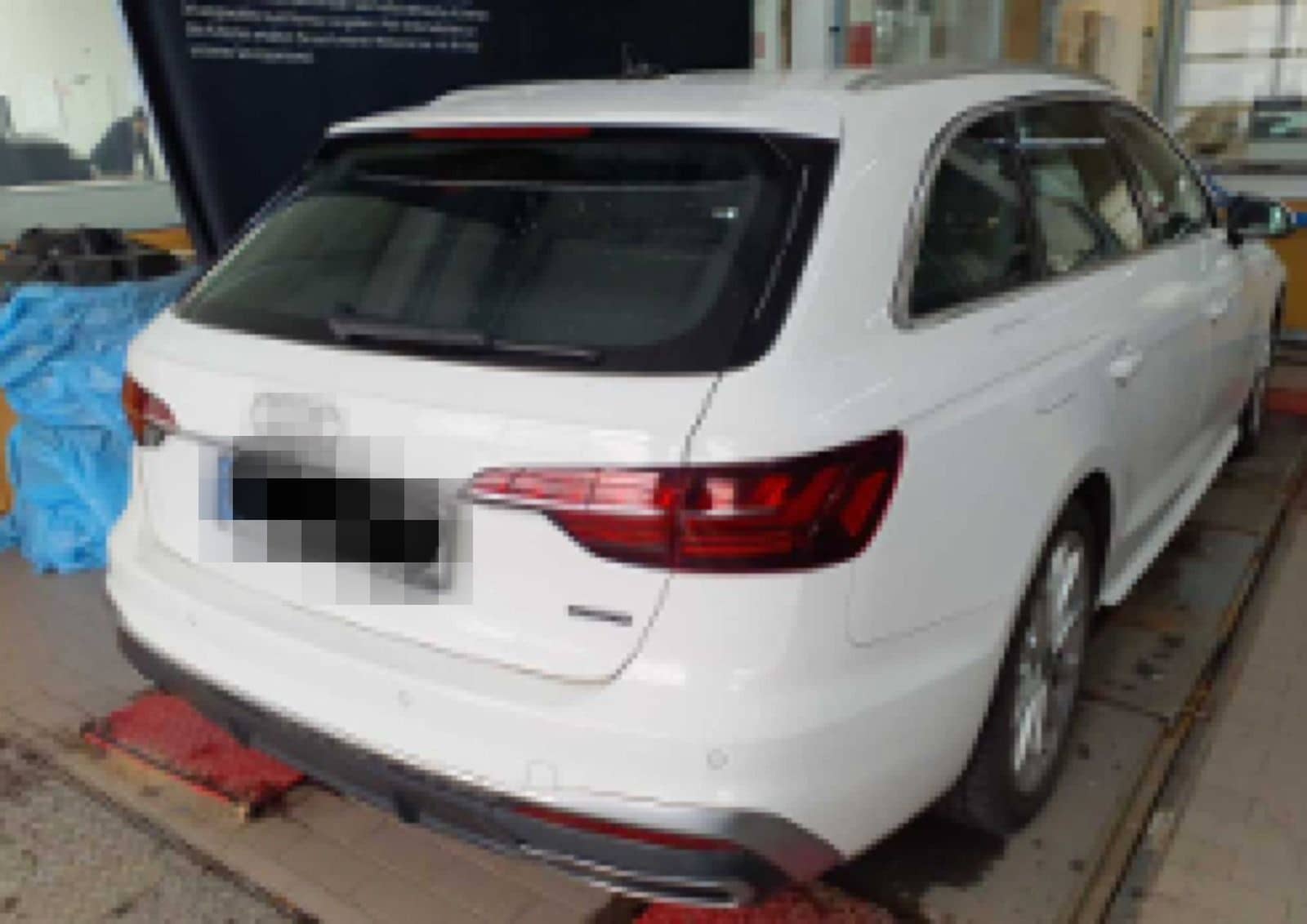 Audi A4 Avant 50 TDI qu S line tip*Pano*Matrix*Navi+* foto 2