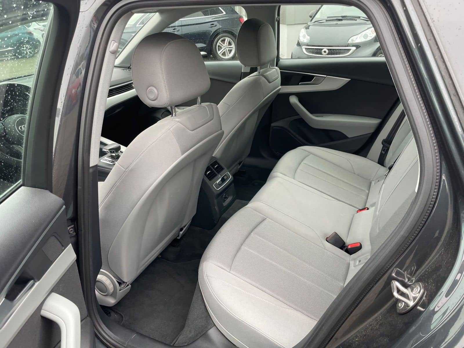 Audi A4 35 TFSI advanced foto 10