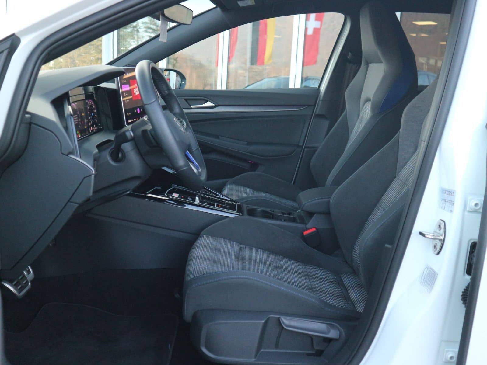 Volkswagen Golf GTE 1.5 TSI DSG eHybrid MATRIX HUD AREA VIE foto 9