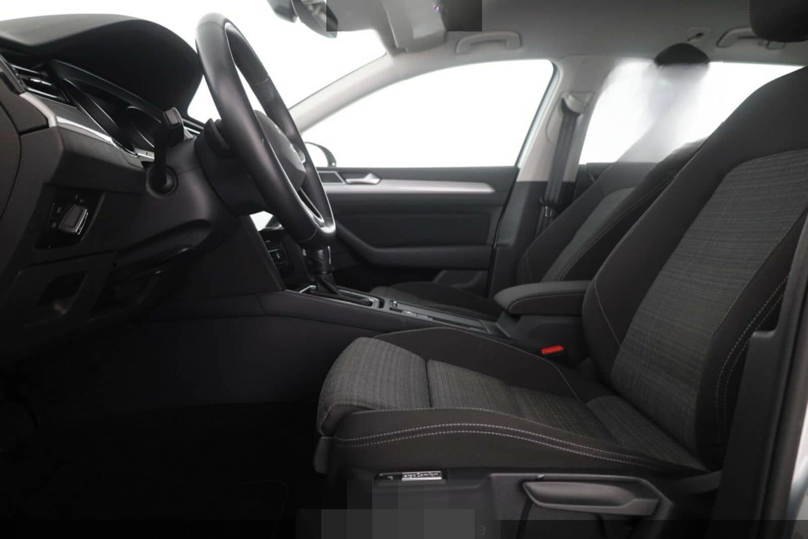 Volkswagen Passat Variant 2.0 TDI Business #AHK#LED#ACC#SHZ foto 12