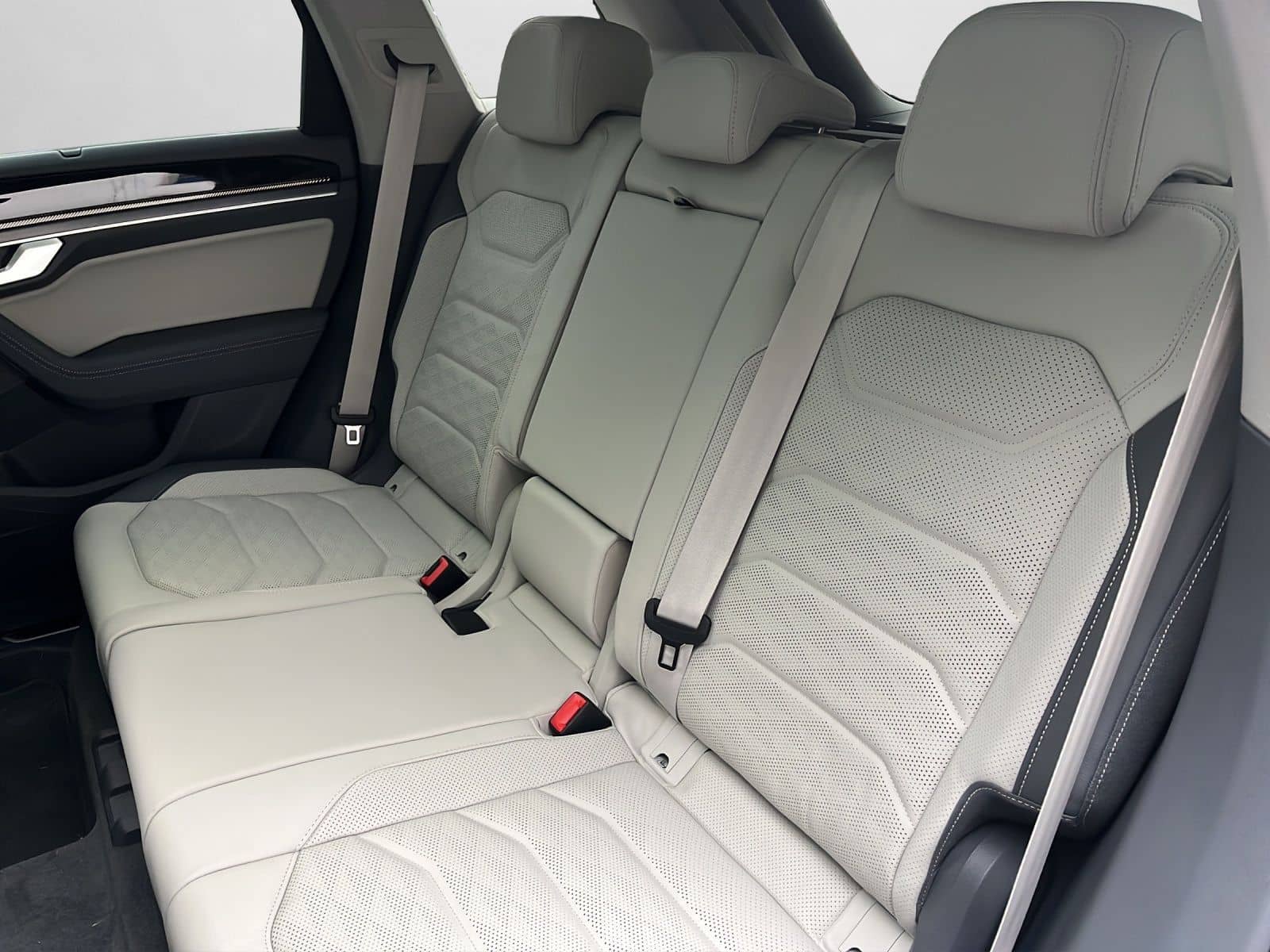 Volkswagen Touareg R-Line 3.0 l V6 TDI 4MOTION / LED / Clim foto 14