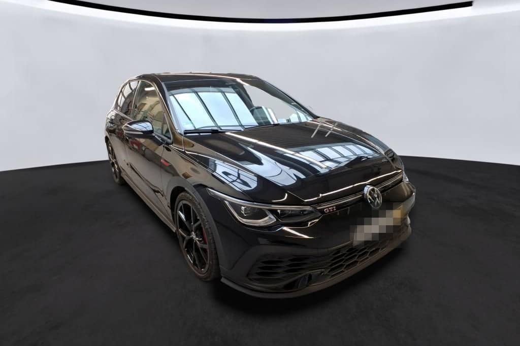 Volkswagen Golf VIII GTI Clubsport 2.0 TSI BLACKSTYLE AKRA foto 2