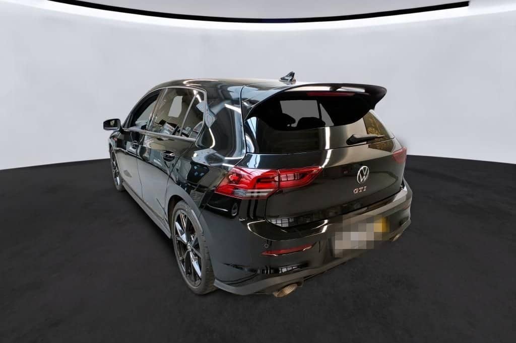 Volkswagen Golf VIII GTI Clubsport 2.0 TSI BLACKSTYLE AKRA foto 3