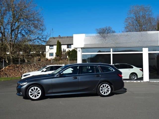 BMW 318d Touring,LEDER,NAVI,LED,AUTOM,PDC,AHK,1HAND foto 4