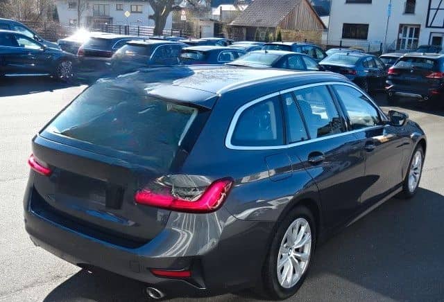 BMW 318d Touring,LEDER,NAVI,LED,AUTOM,PDC,AHK,1HAND foto 7