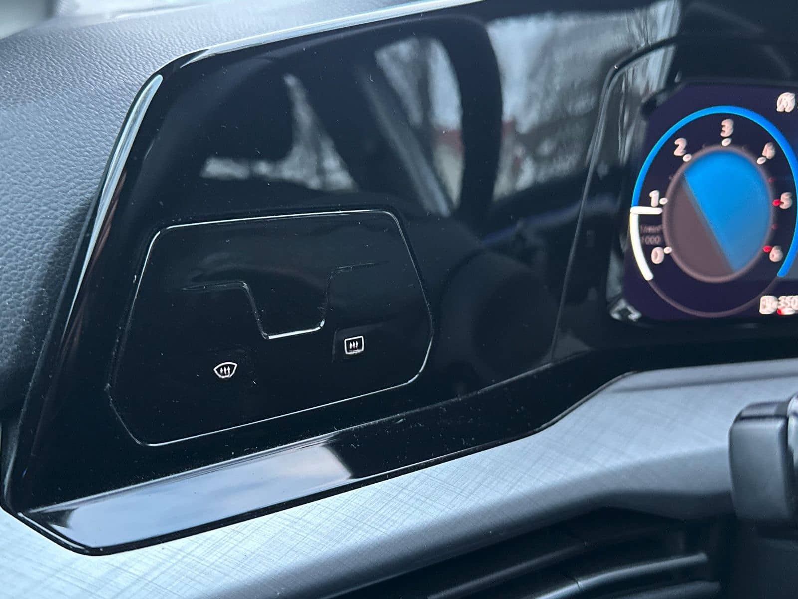 Volkswagen Golf 2.0 TDI Life/KAMERA/PDC/LED/ACC/NAVI/1.Hand foto 19