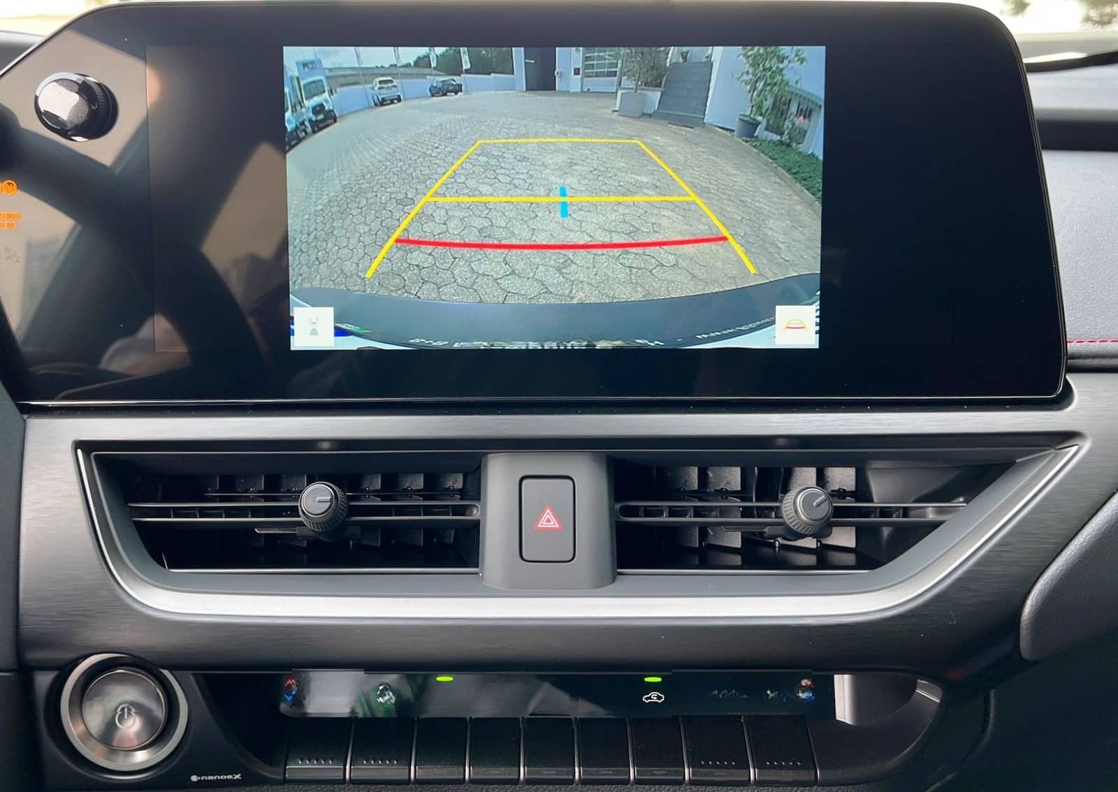 Lexus UX 250H F Sport Leder Kamera SHZ foto 10