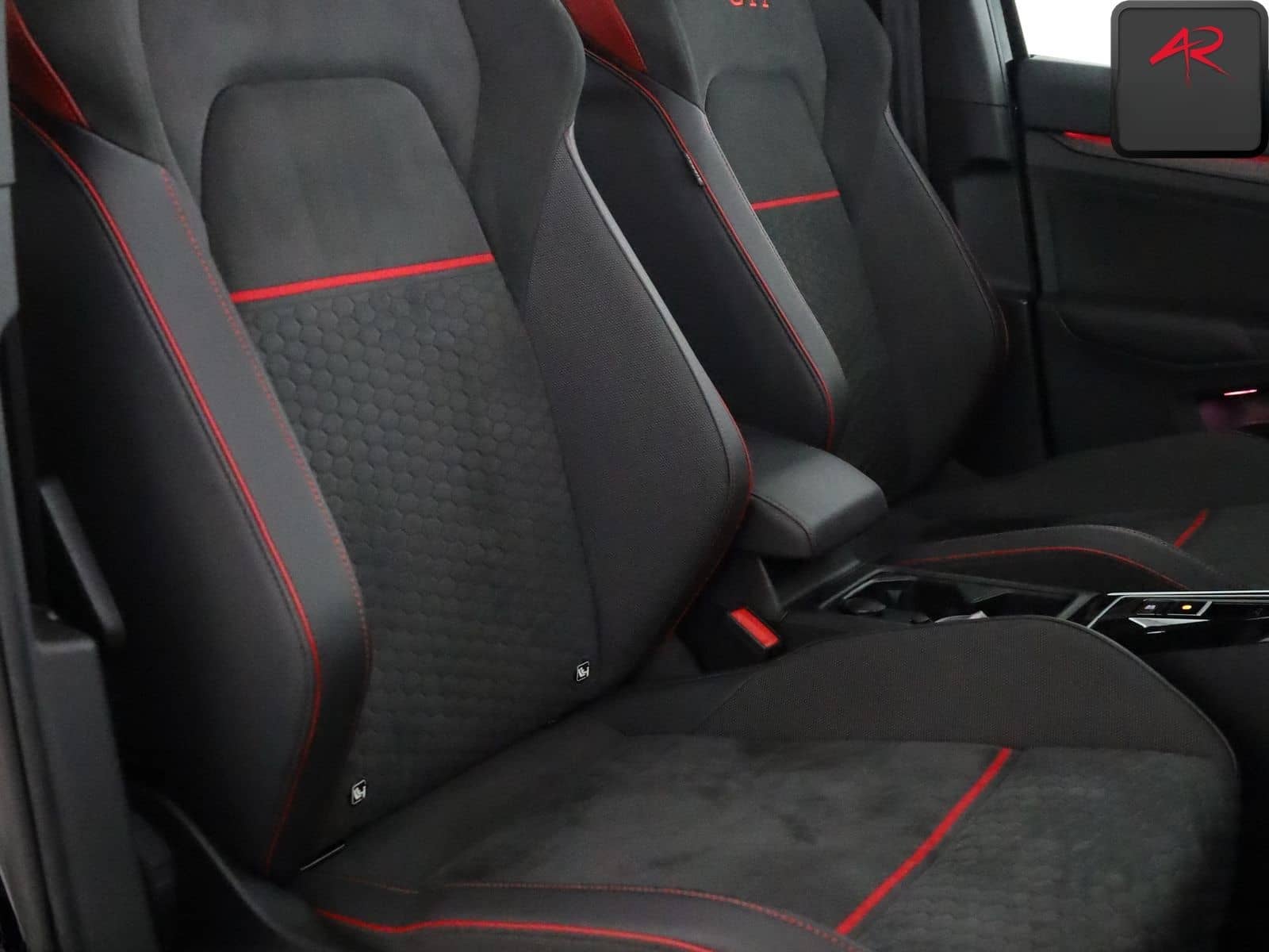 Volkswagen Golf VIII GTI CLUBSPORT MATRIX,HARMAN/K,KEYLESS foto 11