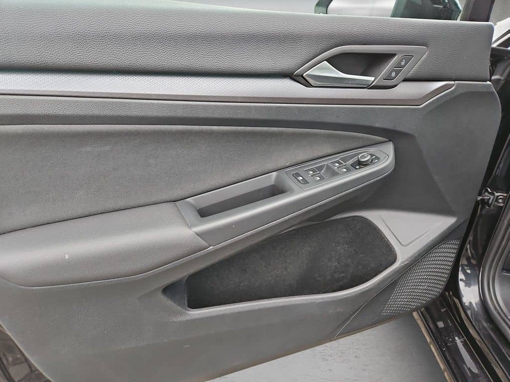 Volkswagen Golf VIII Lim. 1.5 TSI Active *LED*Kamera*ACC* foto 6