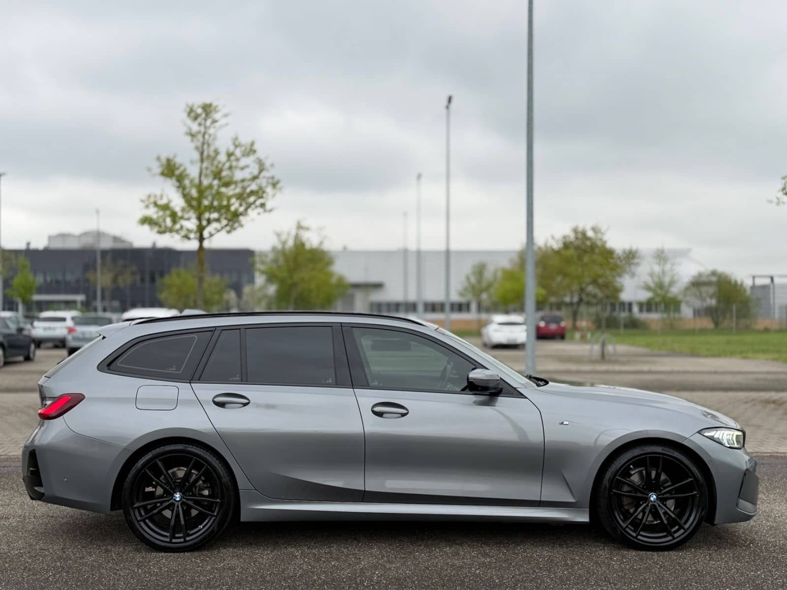 BMW 320 3 Touring 320 d M Sport 1.HD LED 19" foto 7