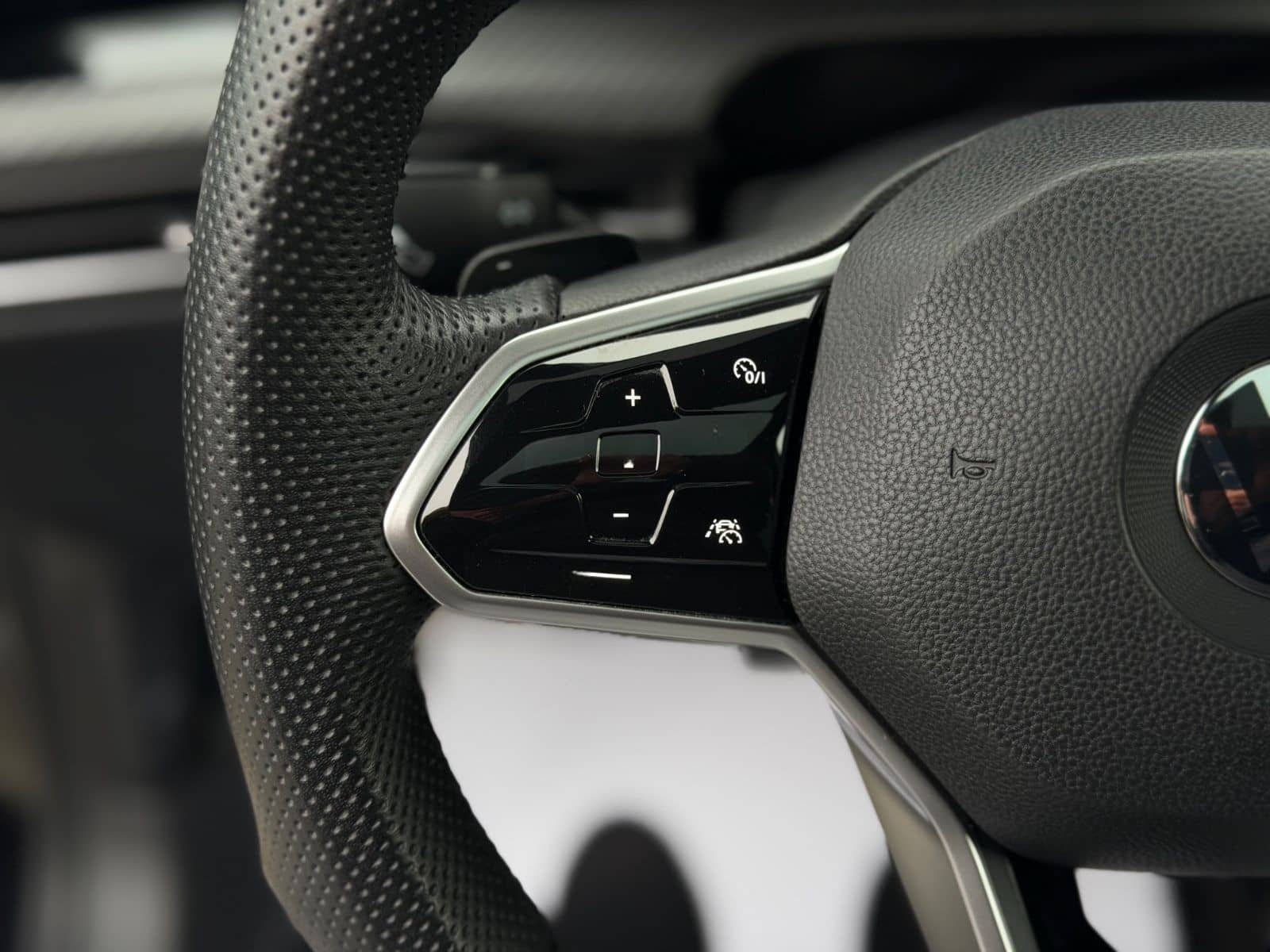 Volkswagen Golf VIII VARIANT R-Line*ACC*AHK*PANO*IQ-LIGHT* foto 20