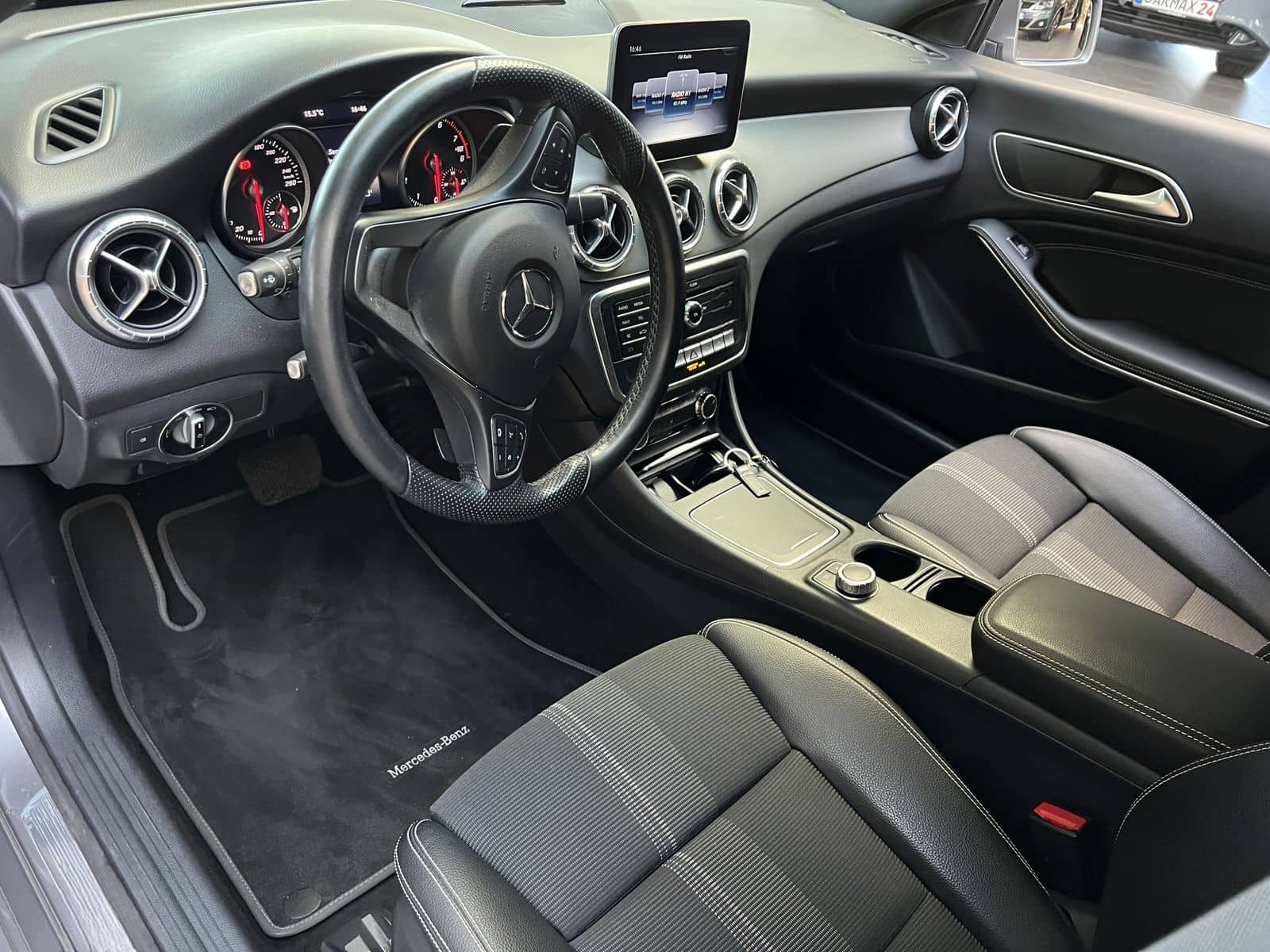 Mercedes-Benz CLA CLA 200 SPB Aut Urban Navi LED-Xen PDC foto 3