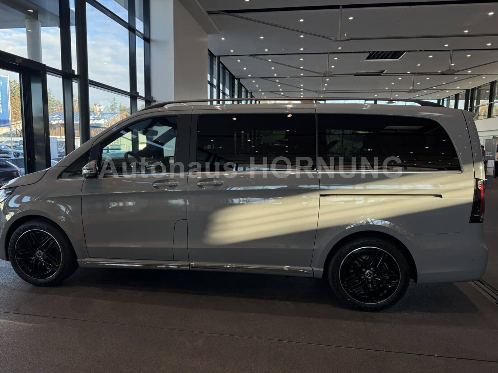 Mercedes-Benz V300 d EXCLUSIVE Lang AMG*AIRMATIC*PANO*STHZ*360 foto 5