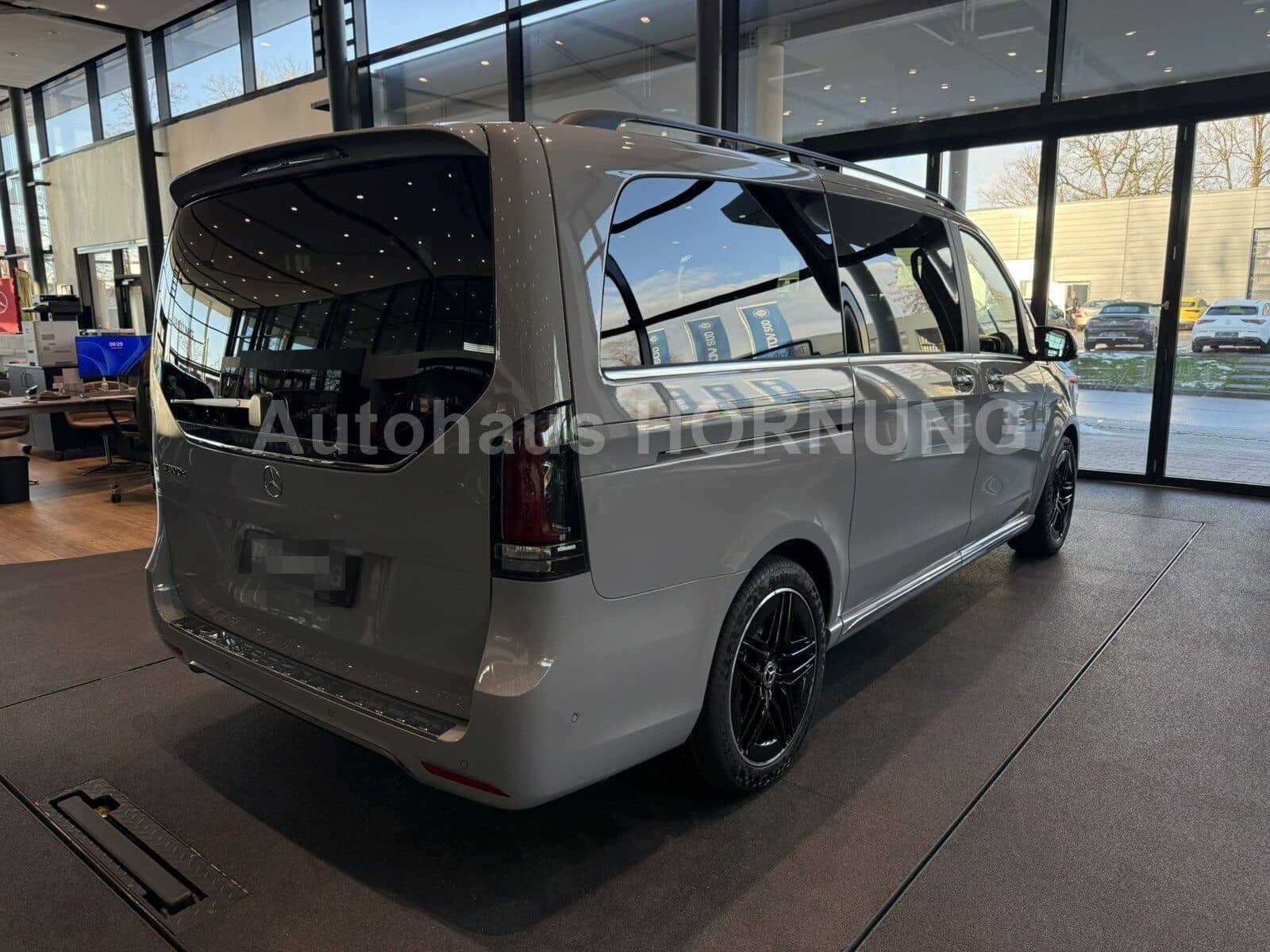 Mercedes-Benz V300 d EXCLUSIVE Lang AMG*AIRMATIC*PANO*STHZ*360 foto 7