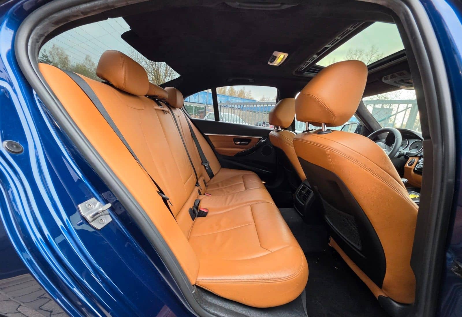 BMW 320i xDrive M Sport*Carbon*LED*Alcantara Dachhim foto 18