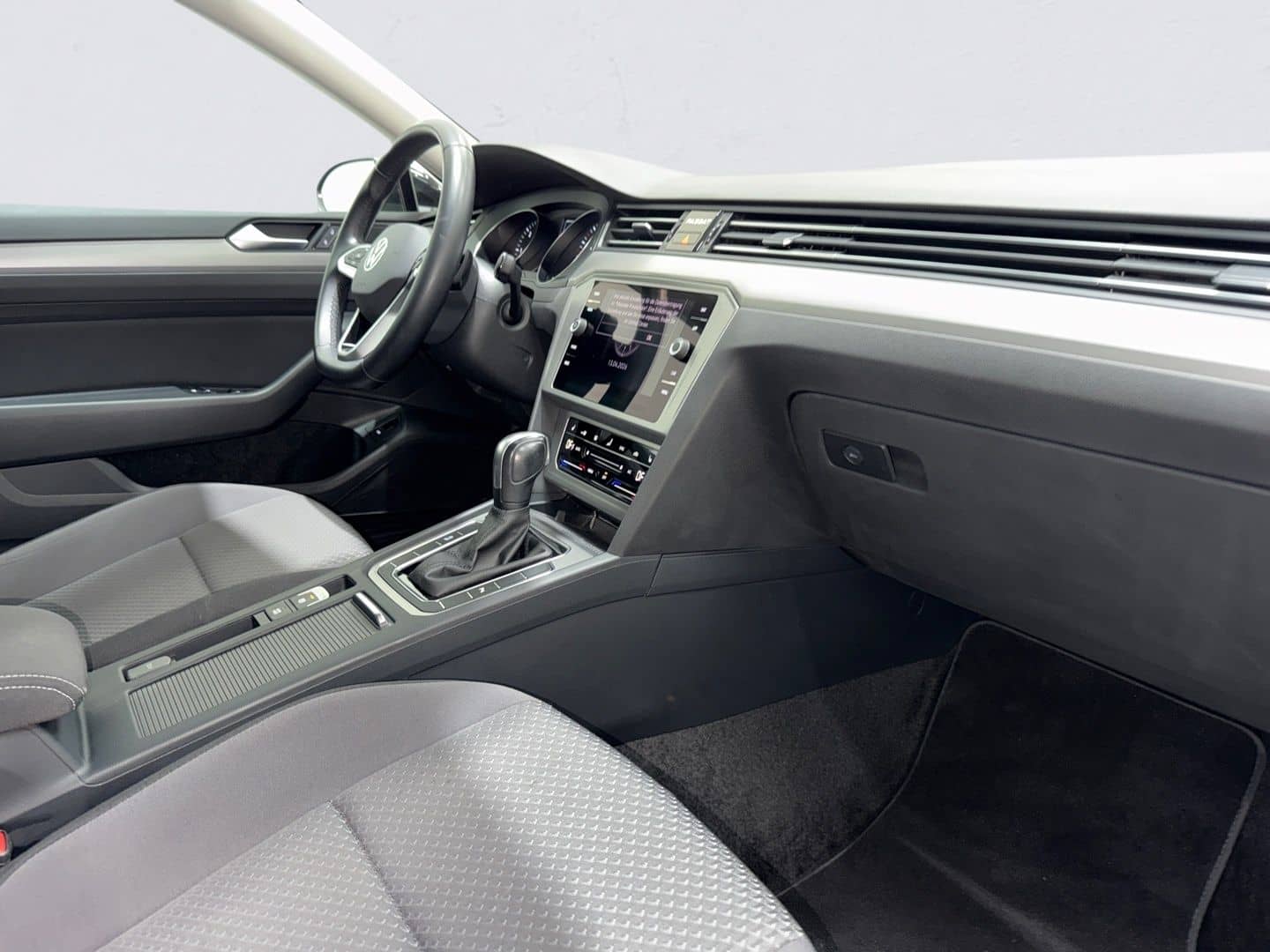 Volkswagen Passat Variant 2.0 TDI DSG NAVIGATION KAMERA SHZ foto 14