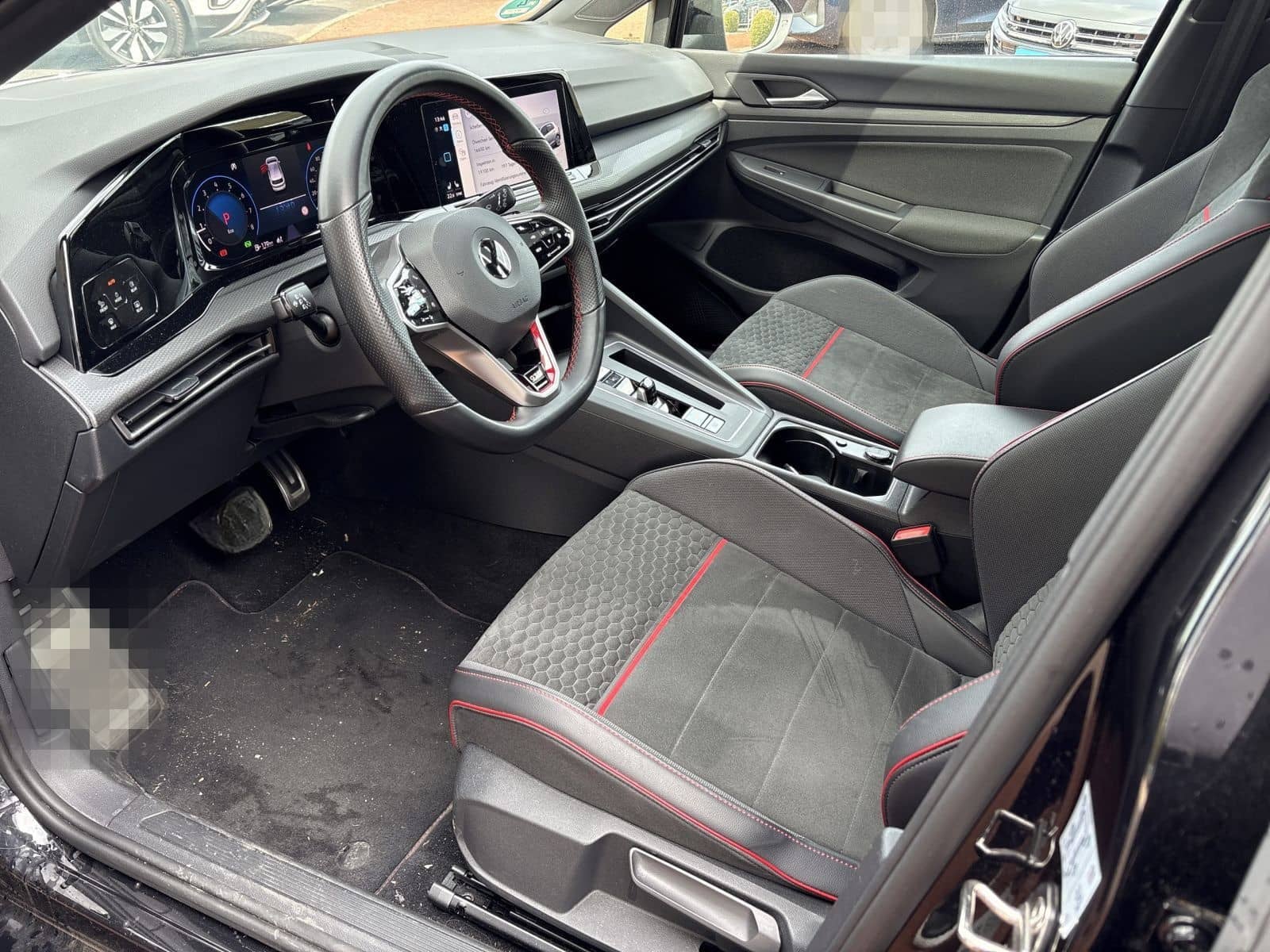 Volkswagen Golf VIII GTI Clubsport 2.0 TSI DSG Panorama+Nav foto 5