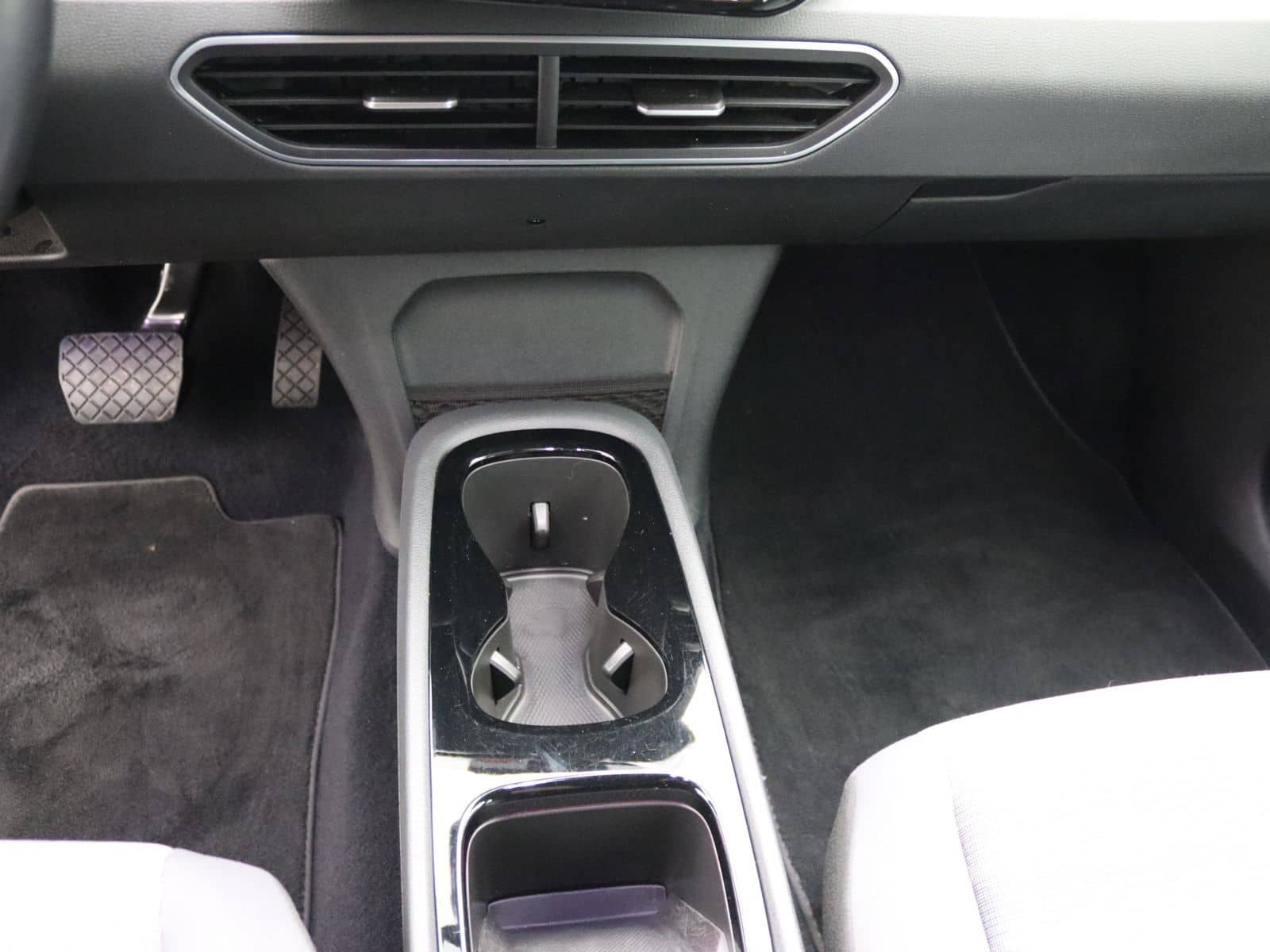 Volkswagen ID.3 Pro Performance / Navi, ParkAssi, LED, WP foto 16