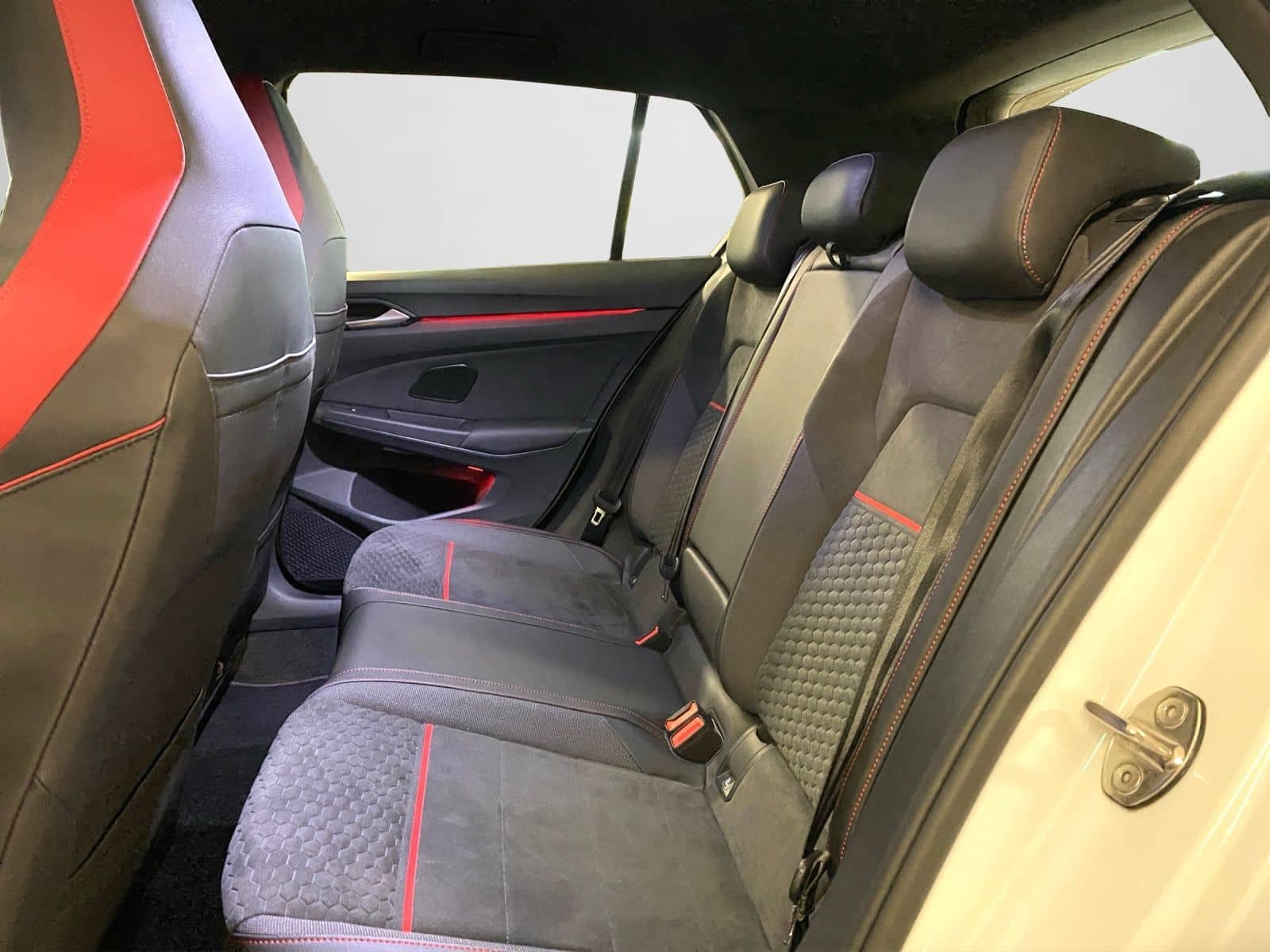 Volkswagen Golf VIII GTI Clubsport 2.0 TSI DSG, Navi, Sitzh foto 14