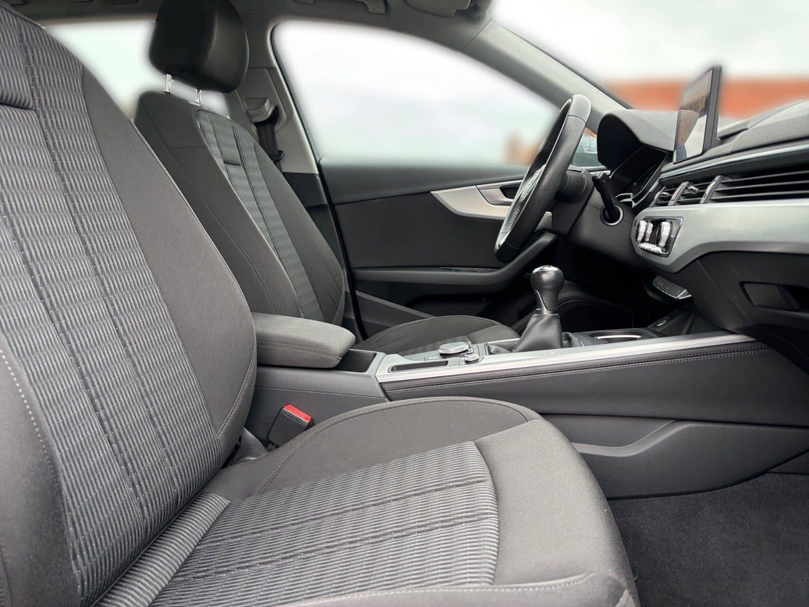 Audi A4 Avant 40 TFSI design/Navi/Xenon/FSE/Kamera foto 3