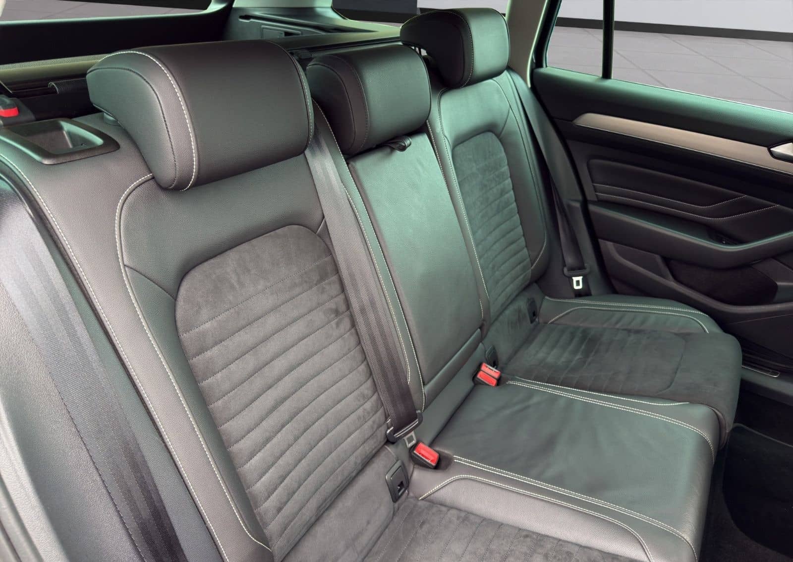 Volkswagen Passat Variant 2.0 TDI Elegance foto 20