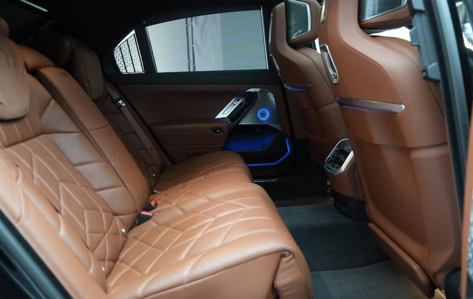 BMW i7 M70 xDrive TheatreScreen/SkyLounge/HUD/B&W/Li foto 8
