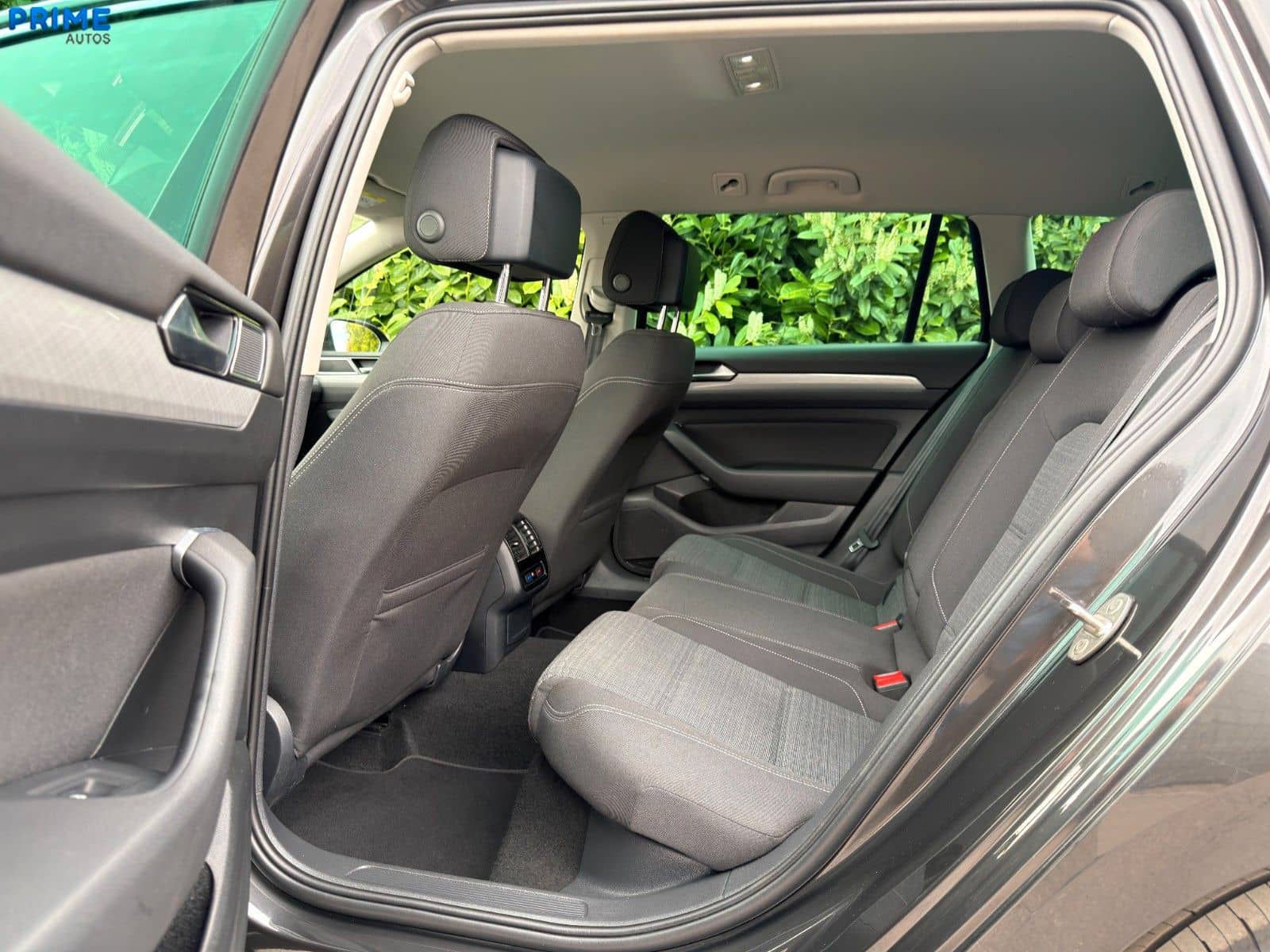 Volkswagen Passat Variant Business ACC AHK foto 13